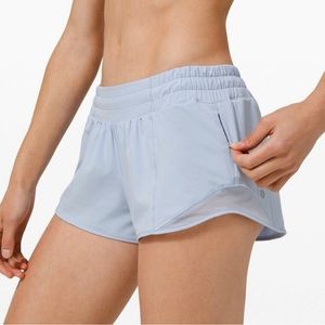 Lululemon hotty hot shorts 2.5”